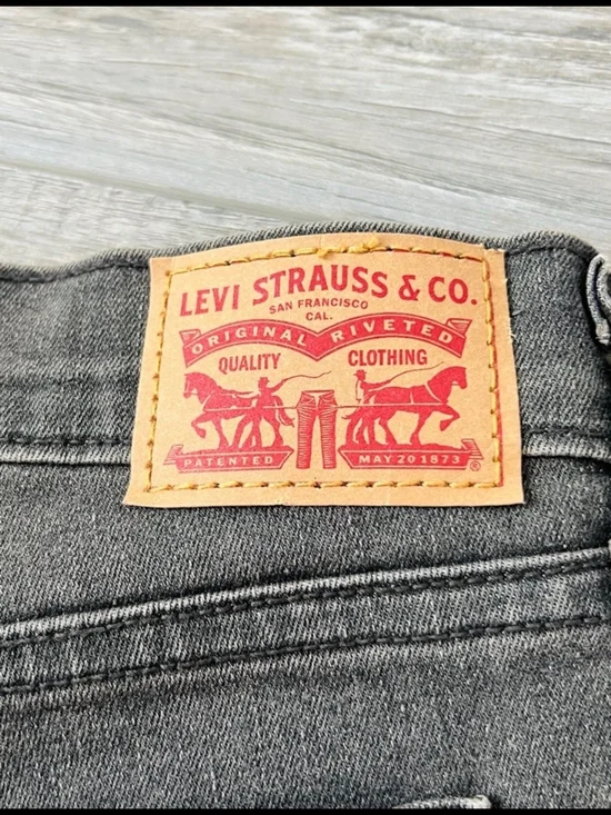 Levi's Women's Black Washed Denim Jean Shorts - Picture 4 of 4